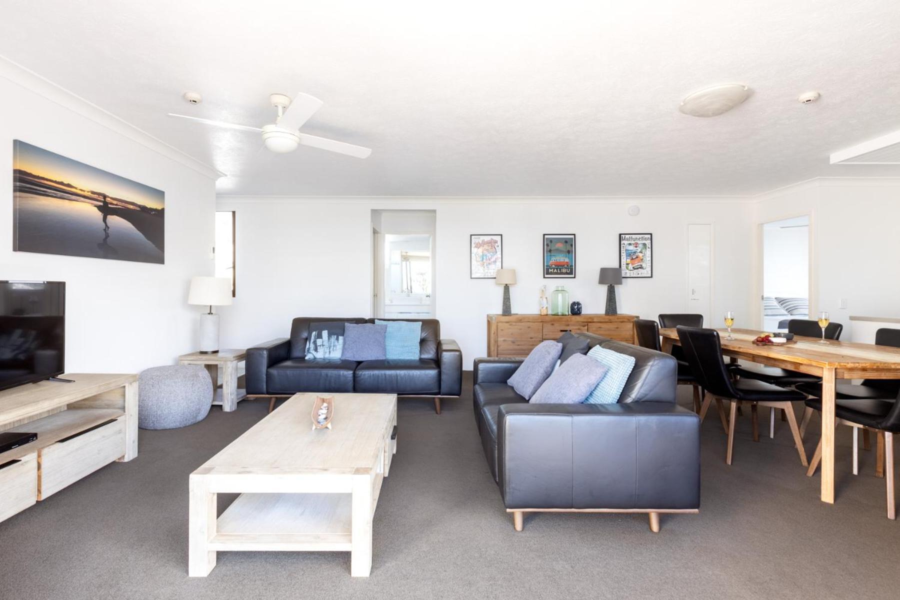 Columbia Beachfront Apartments On Rainbow Bay Gold Coast Exterior photo