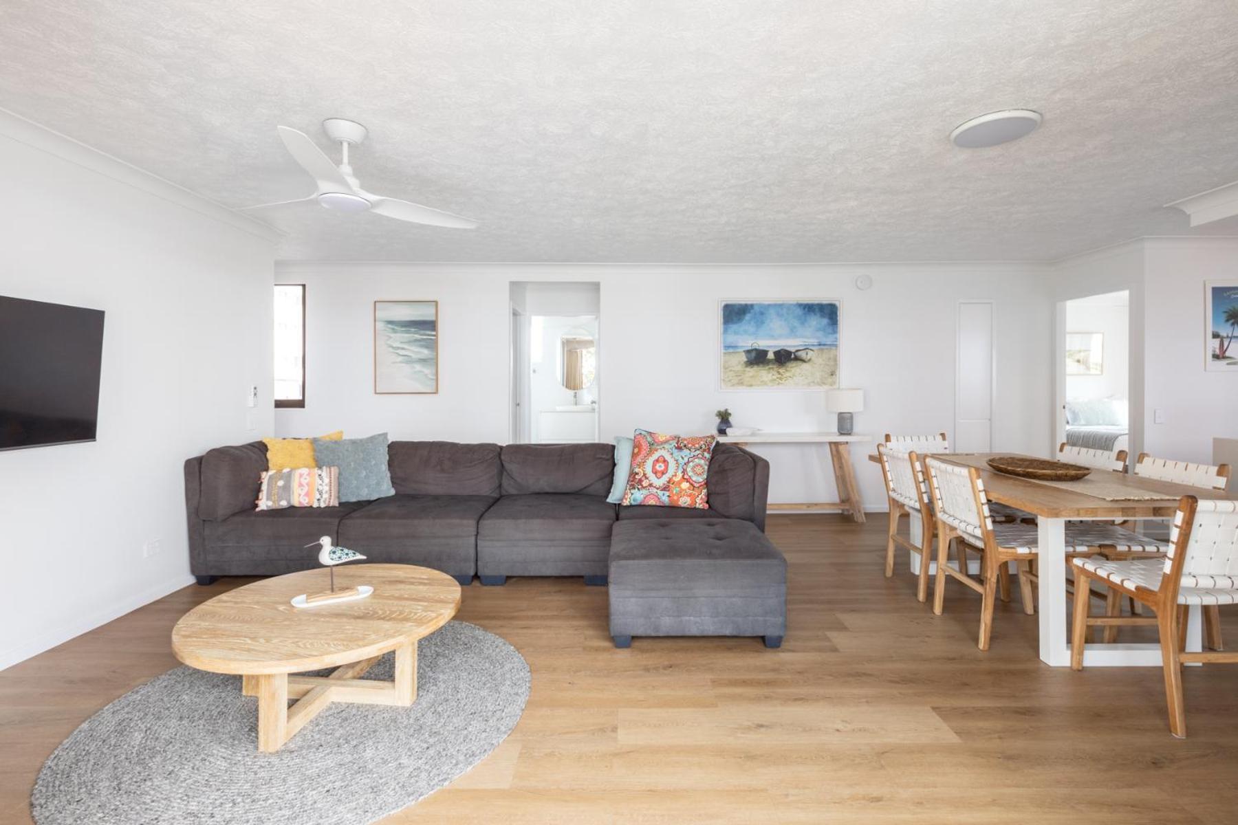 Columbia Beachfront Apartments On Rainbow Bay Gold Coast Exterior photo