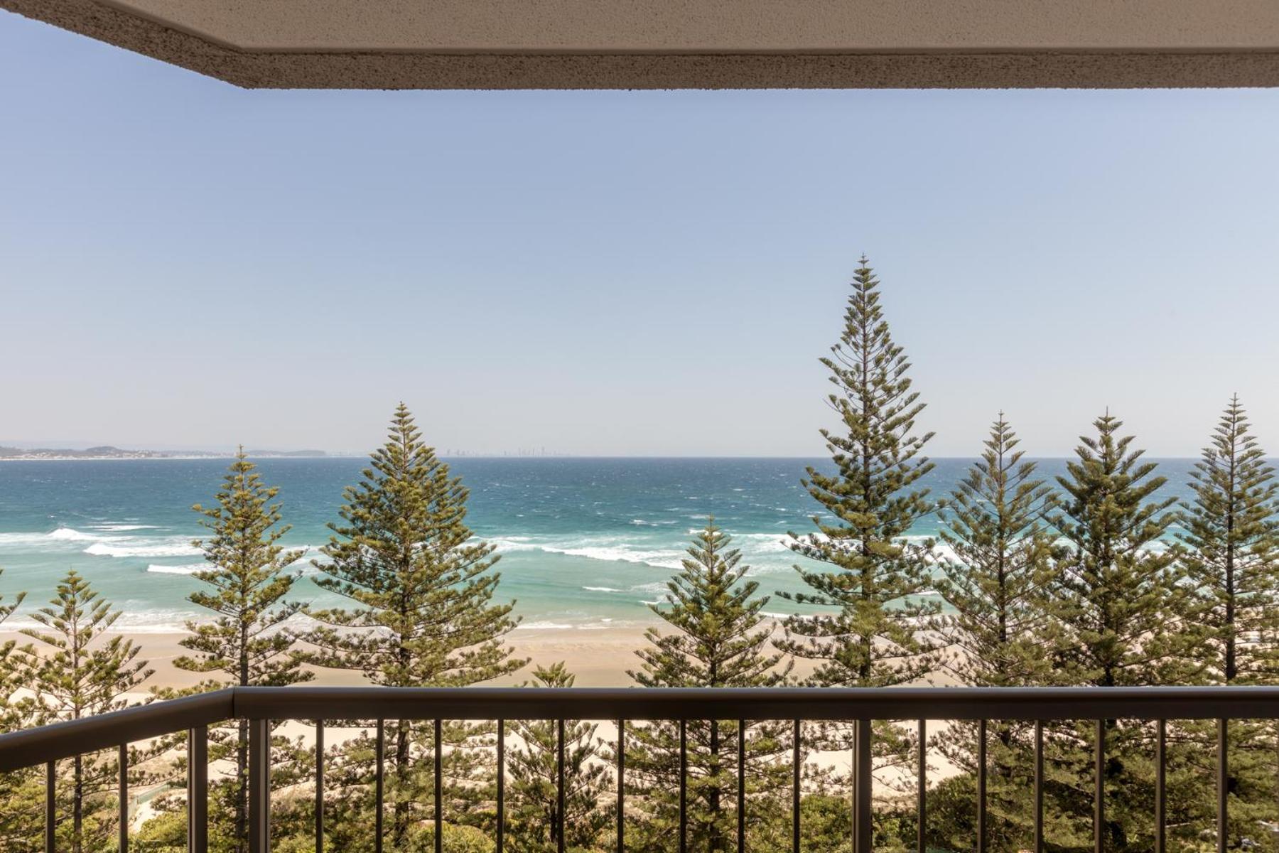 Columbia Beachfront Apartments On Rainbow Bay Gold Coast Exterior photo