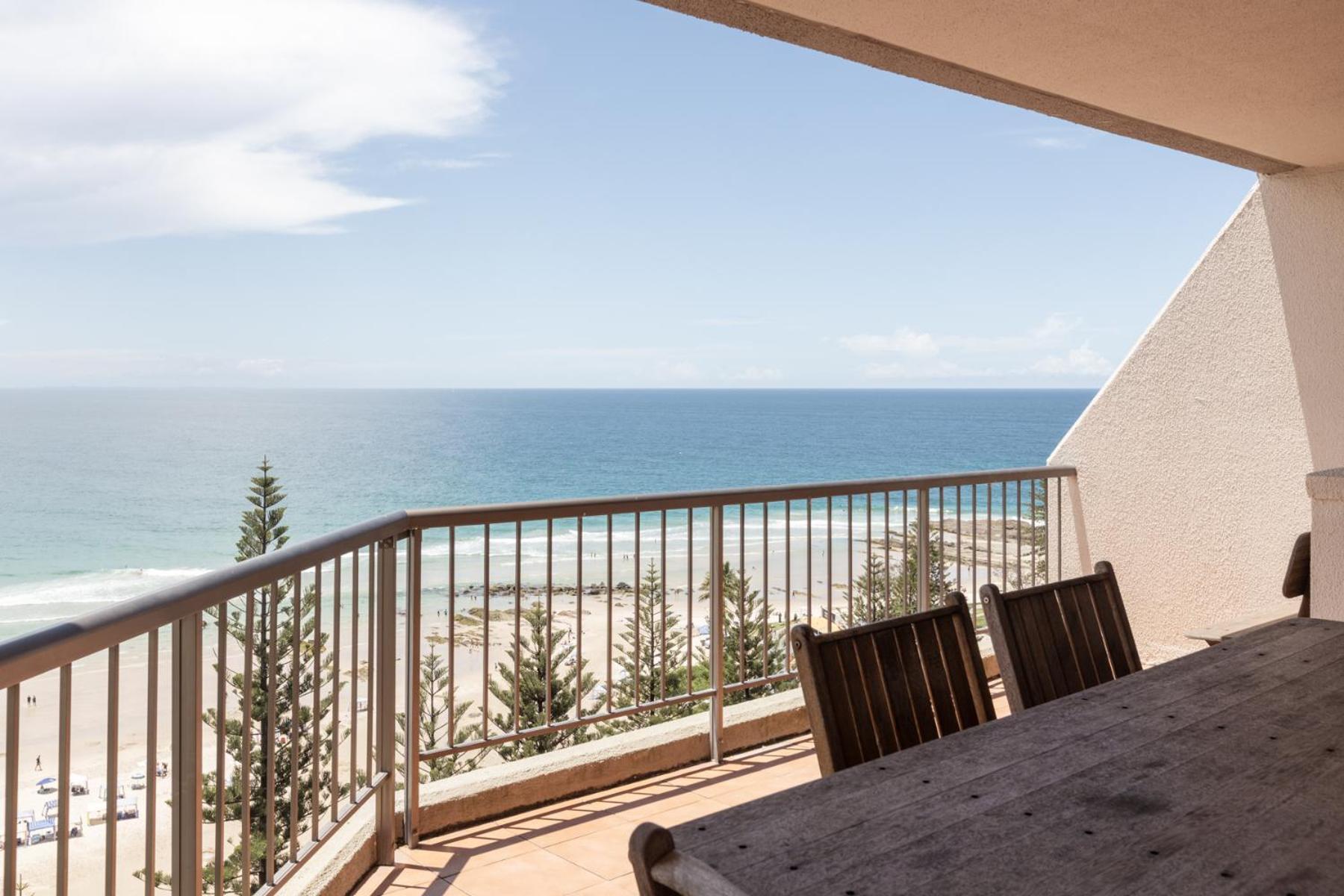 Columbia Beachfront Apartments On Rainbow Bay Gold Coast Exterior photo