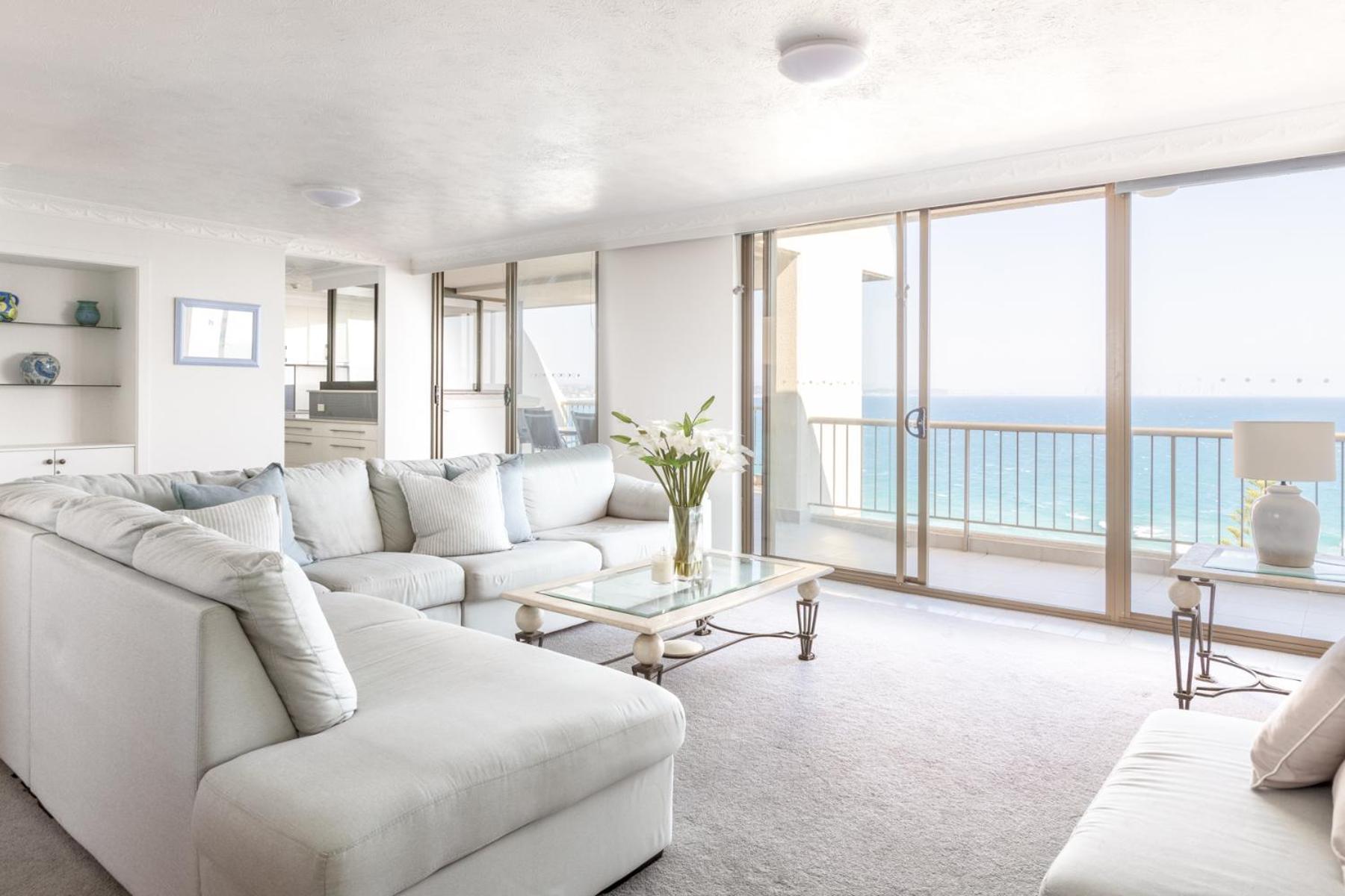 Columbia Beachfront Apartments On Rainbow Bay Gold Coast Exterior photo