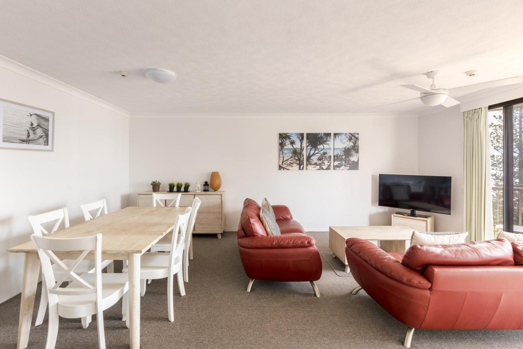 Columbia Beachfront Apartments On Rainbow Bay Gold Coast Exterior photo