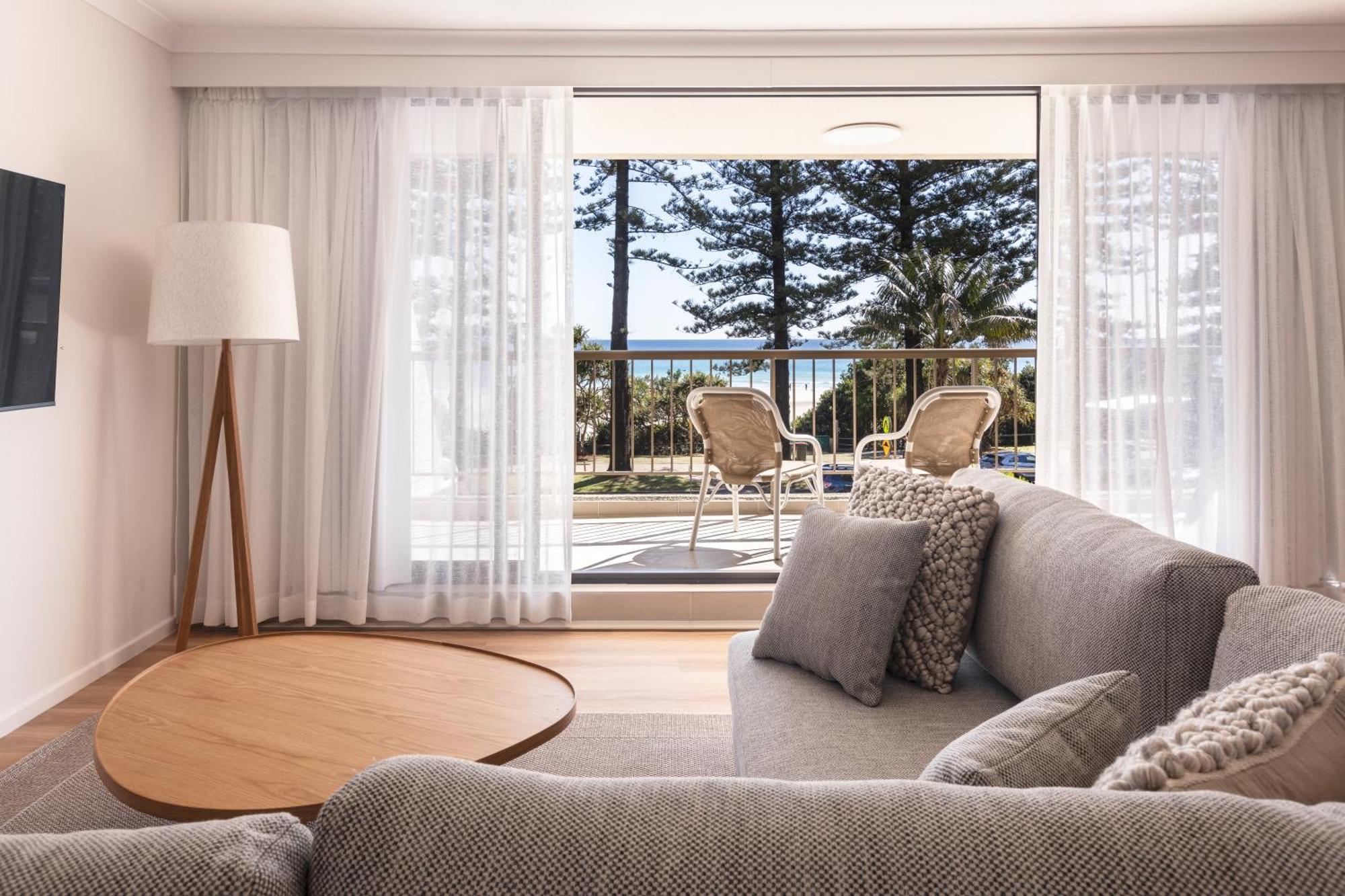 Columbia Beachfront Apartments On Rainbow Bay Gold Coast Exterior photo